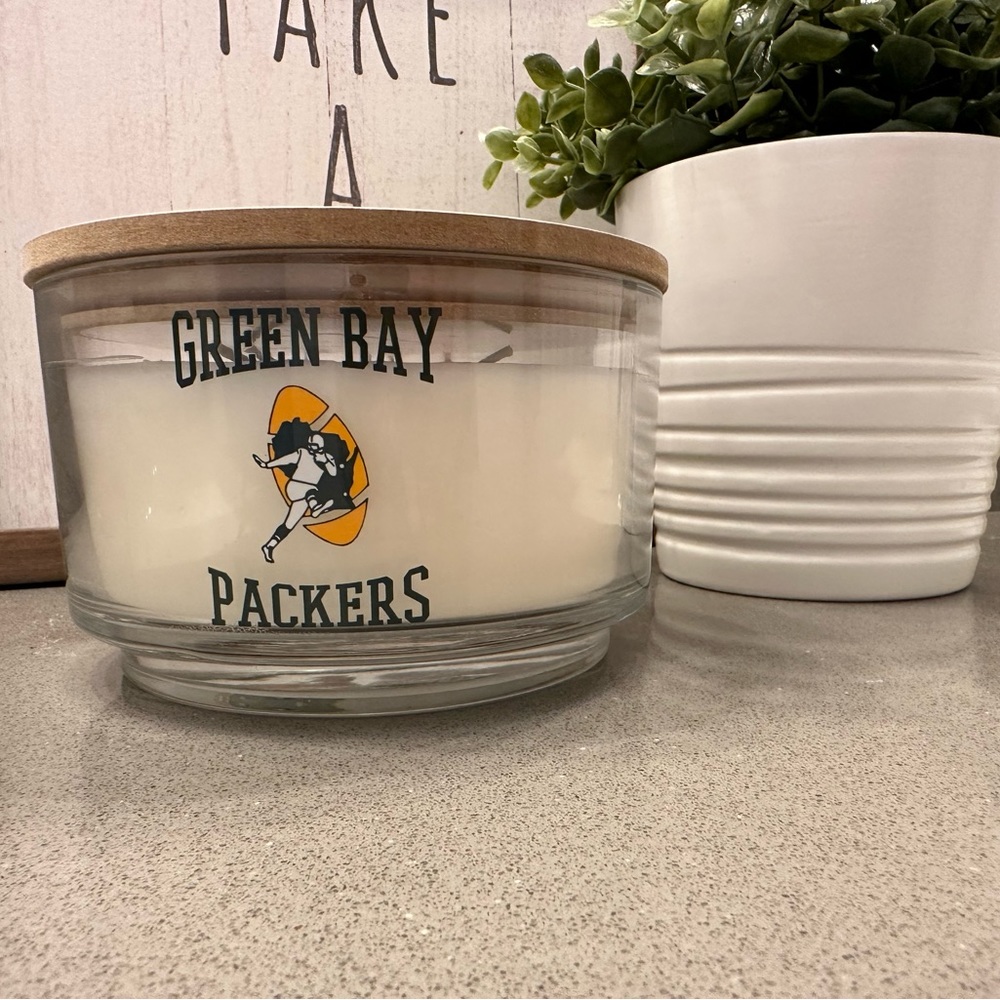 Green Bay 💚💛 🏈Packers 3 wick Candle! Pumpkin Scent! 🎃